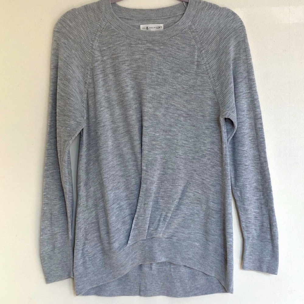 NWOT Lou & Grey, for Loft, Rayon/Nylon Blend knit top w/ gathering on front. S